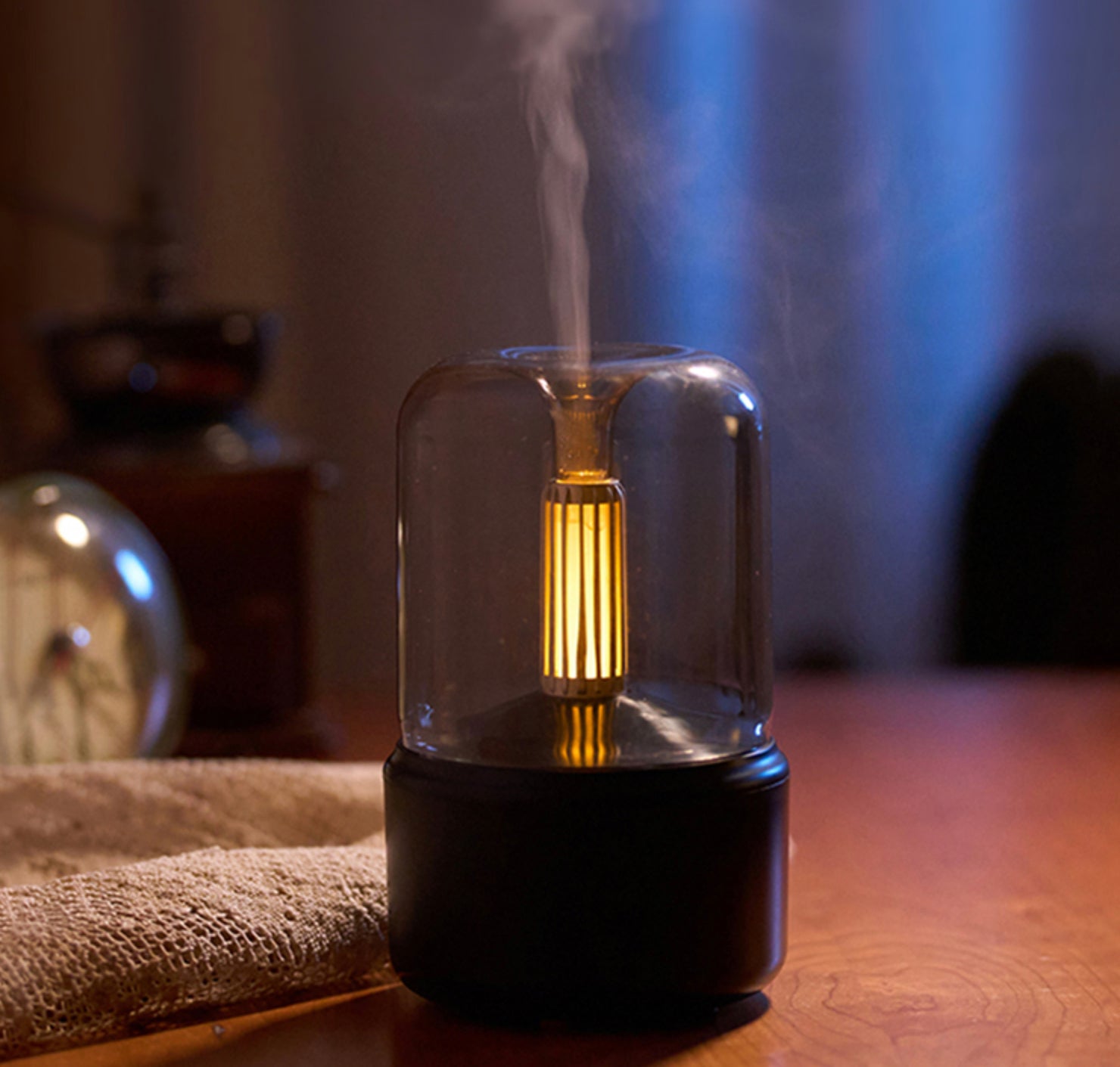 THE BEACON - Glowing Candlelight Aroma Diffuser